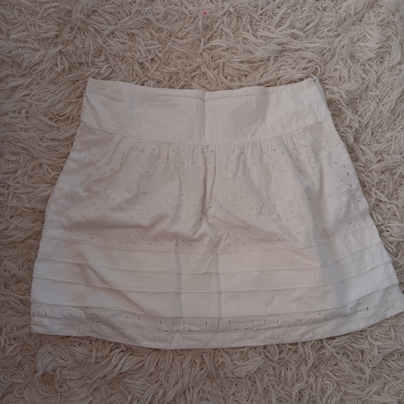 Banana Republic Eyelet Detailed White Side Zip Skirt Size 12 NWT - Picture 2 of 6